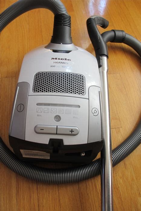 aspirateur miele hermes